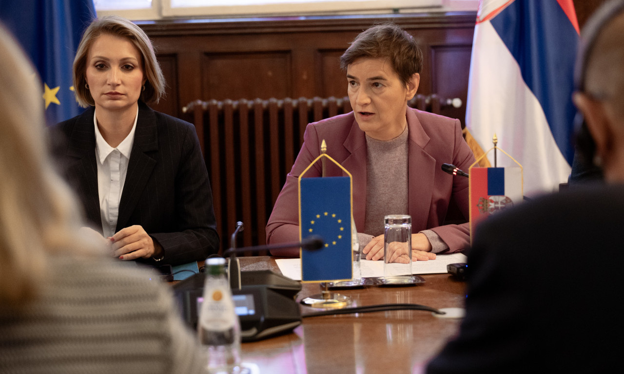 IZBORI 25. OKTOBRA POD LUPOM EVROPE! Ana Brnabić za istim stolom sa posmatračima Saveta Evrope