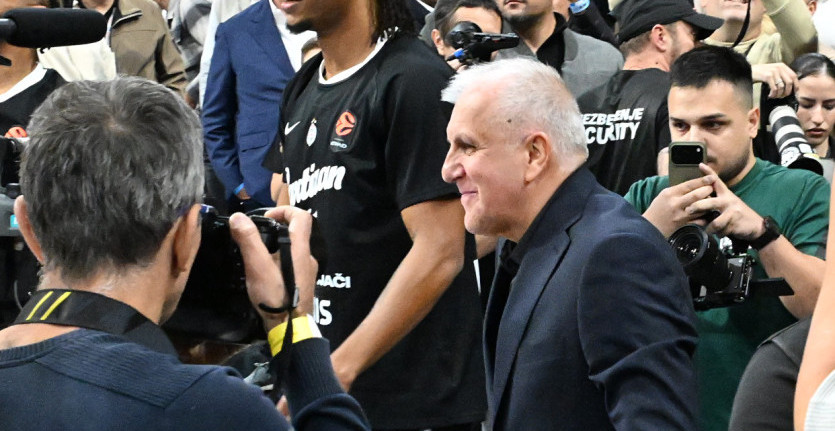 MOJA VEZA SA PARTIZANOM JE NERASKIDIVA, LJUBAV JE OBOSTRANA: Željko Obradović zahvalio navijačima na spektakularnom dočeku u Areni