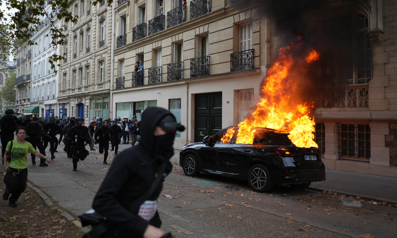 MALOLETNIKE HAPSE KAO OD ŠALE: Totalni haos u Francuskoj, protesti se ne smiruju (FOTO)