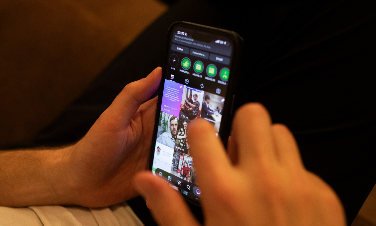 "IMAM TVOJE NAGE SLIKE, POSLAĆU IH SVIMA": Svaka osma devojka žrtva ucene - izlaz postoji!