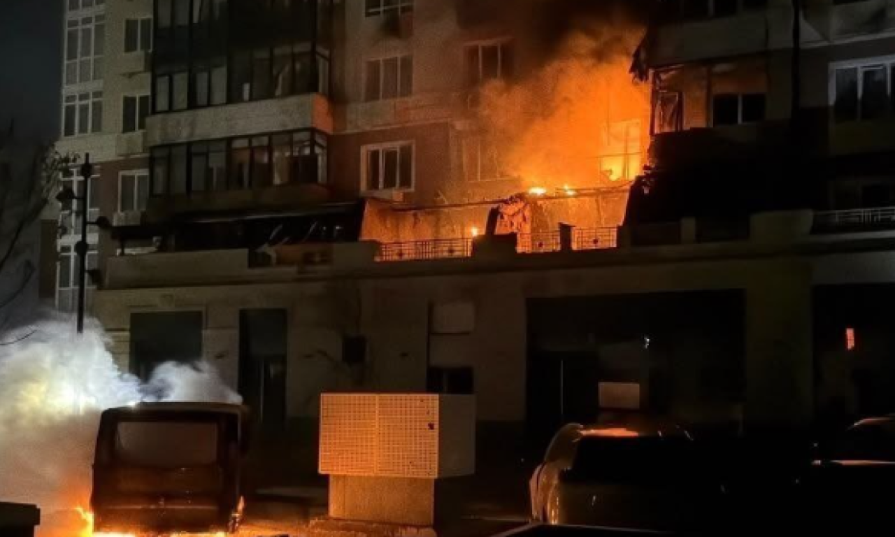 GORI UKRAJINA, NAPADNUT KIJEV! Pogođene stambene zgrade, ima ranjenih - prizori su stravični (FOTO)