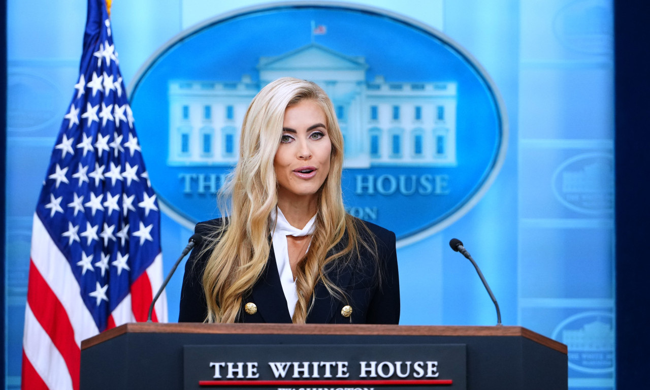 TRAMP BRUTALNO PRESEKAO: Smenio portparolku Bele kuće posle samo sedam dana! Njene greške izazvale buru