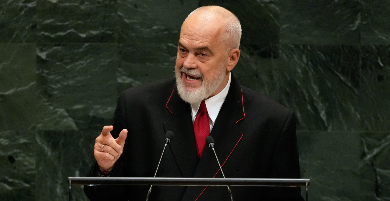 "DRON SA EKSPLOZIVOM JE TREBALO DA POGODI ZGRADU VLADE" Oglasio se Rama nakon protesta u Tirani