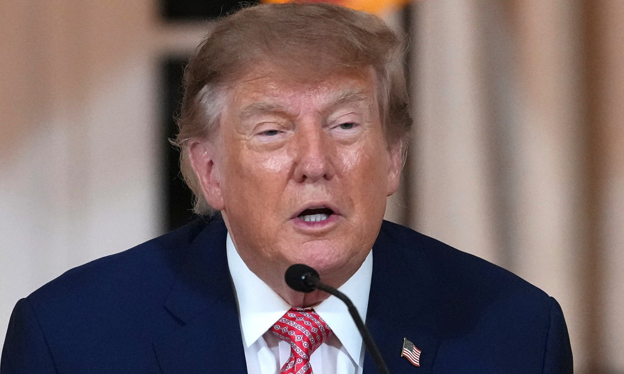 OPASNO UPOZORENJE DONALDA TRAMPA: Francuska gori, zatvorite granice pre nego što bude prekasno