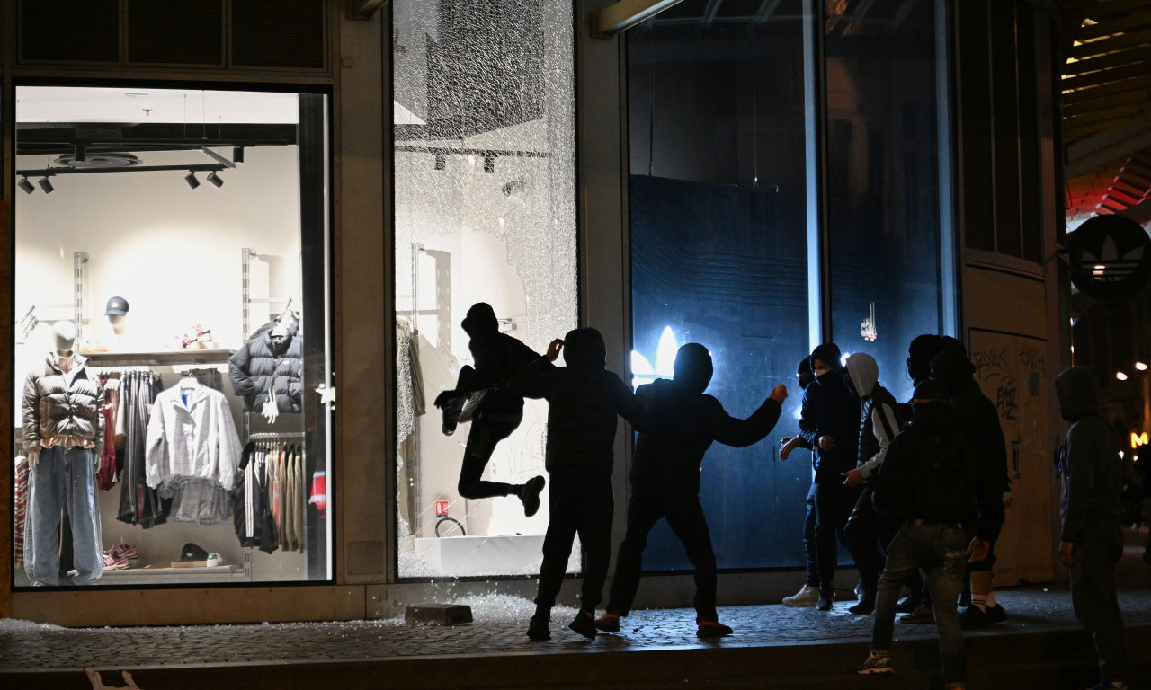 PAKAO NA ULICAMA NE JENJAVA, NA STOLU DRAMATIČNA ODLUKA Francuska uvodi policijski čas zbog nereda?