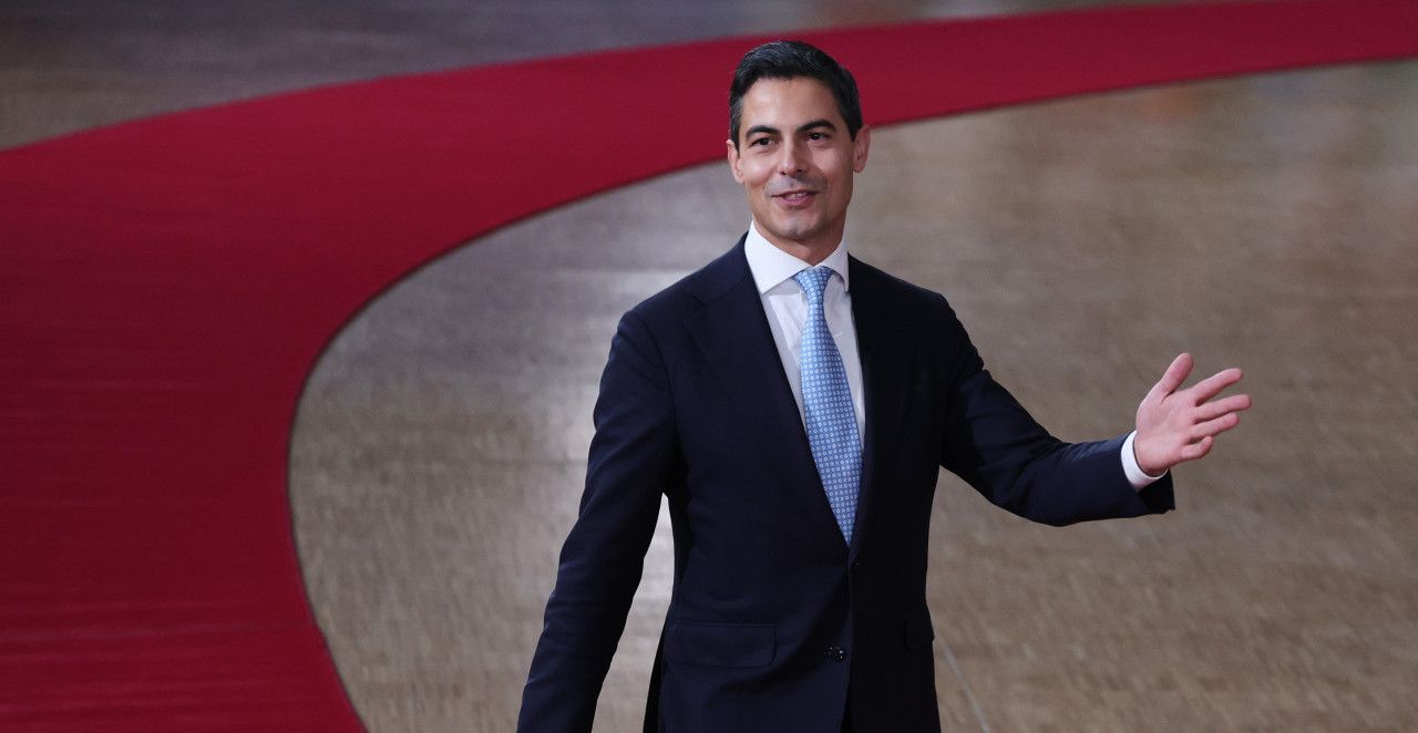 PRVI GEJ PREMIJER HOLANDIJE ČEKA BEBU SA PARTNEROM: Rob Jeten objavio fotografije ultrazvuka i surogat majke!