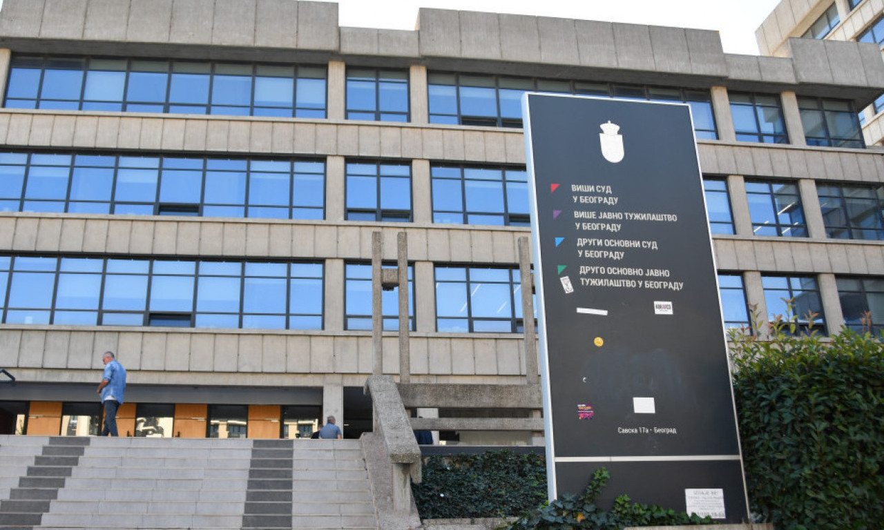 VIŠE JAVNO TUŽILAŠTVO ODBACILO PRIJAVU PROTIV VUČIĆA: Nije izvršio krivično delo u vezi sa pomilovanjima