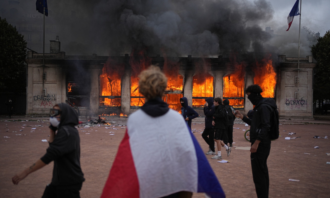 VLAST ŠALJE VOJSKU NA ULICE: Najavljeni masovni protesti, Francuska u strahu od novog haosa! Ovo je ključan datum!