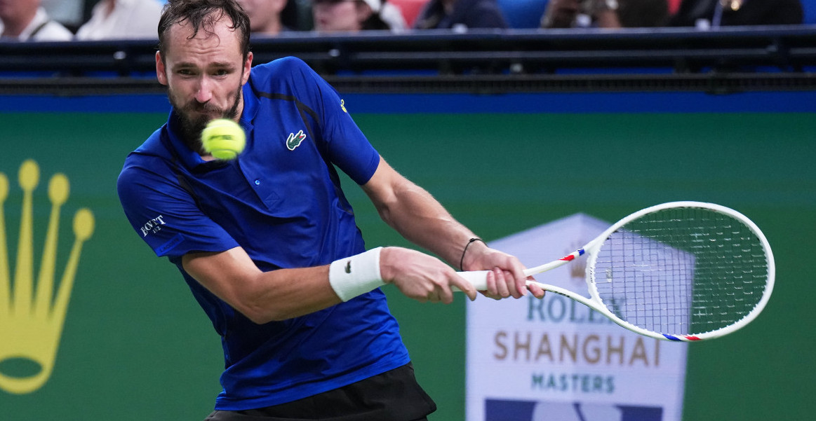 MEDVEDEV RAZBIO RIVALA ZA SAMO 52 MINUTA! Rus protutnjao do četvrtfinala Almatija, čeka ga novi izazov