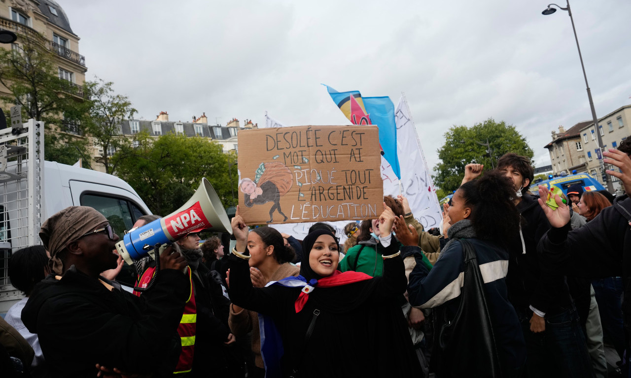 KATANAC NA LUVR, POLICIJSKI ČAS I ESKALACIJA DEMONSTRACIJA Ima li šanse da Makron utiša nemire?