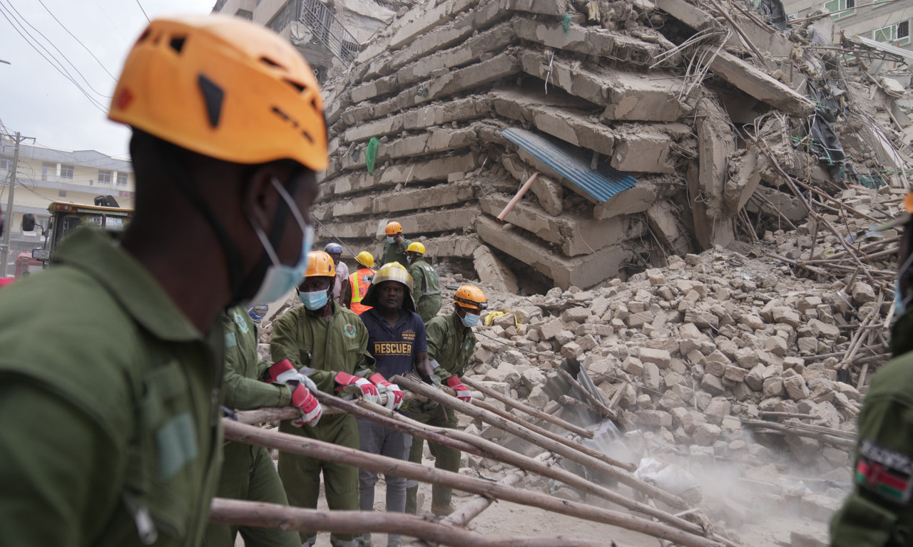 HOROR U NAJROBIJU! Srušila se zgrada od 12 spratova, strahuje se da su ljudi zatrpani pod ruševinama!