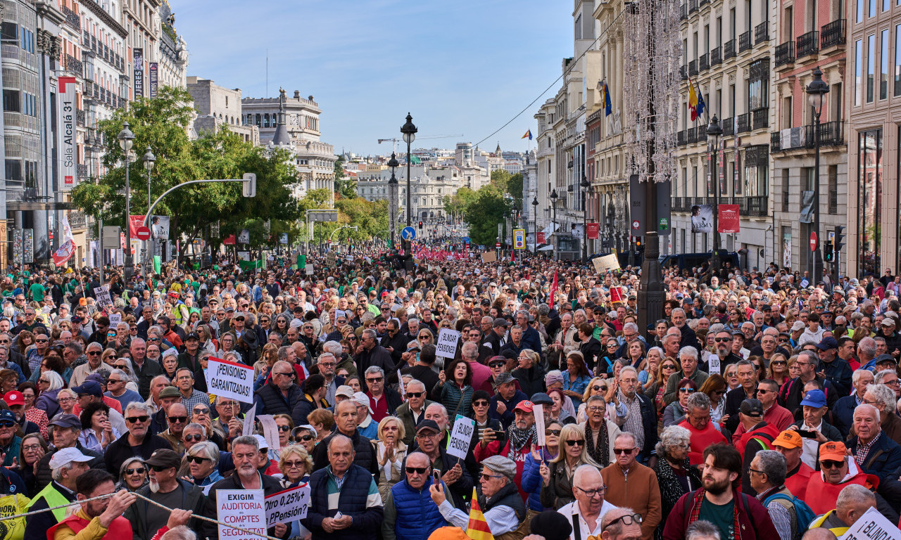 ŠPANIJA NA NOGAMA ZBOG PENZIJA, A KAKO JE U SRBIJI? U Madridu strahuju od privatizacije (FOTO)