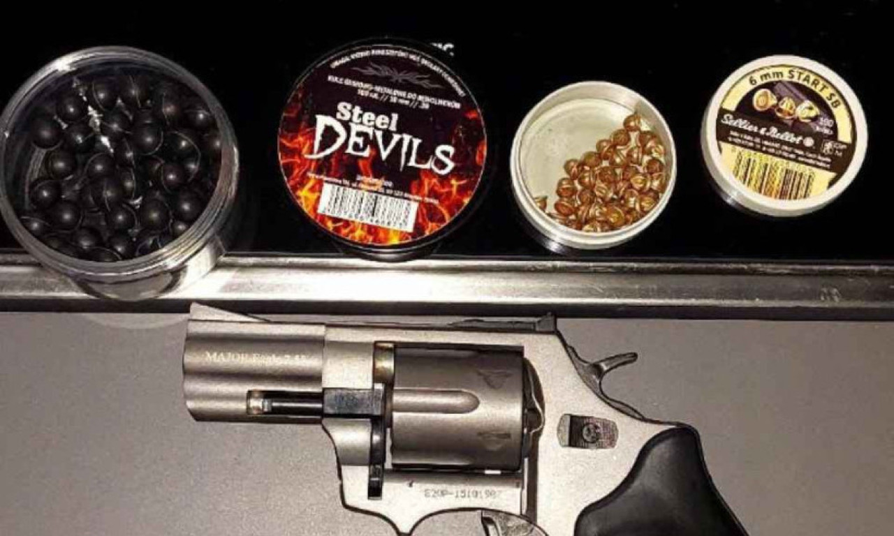 POLJAK PAO NA PREŠEVU, U KAMPERU PRONAĐEN REVOLVER! Policija otkrila oružje i municiju na izlazu iz Srbije