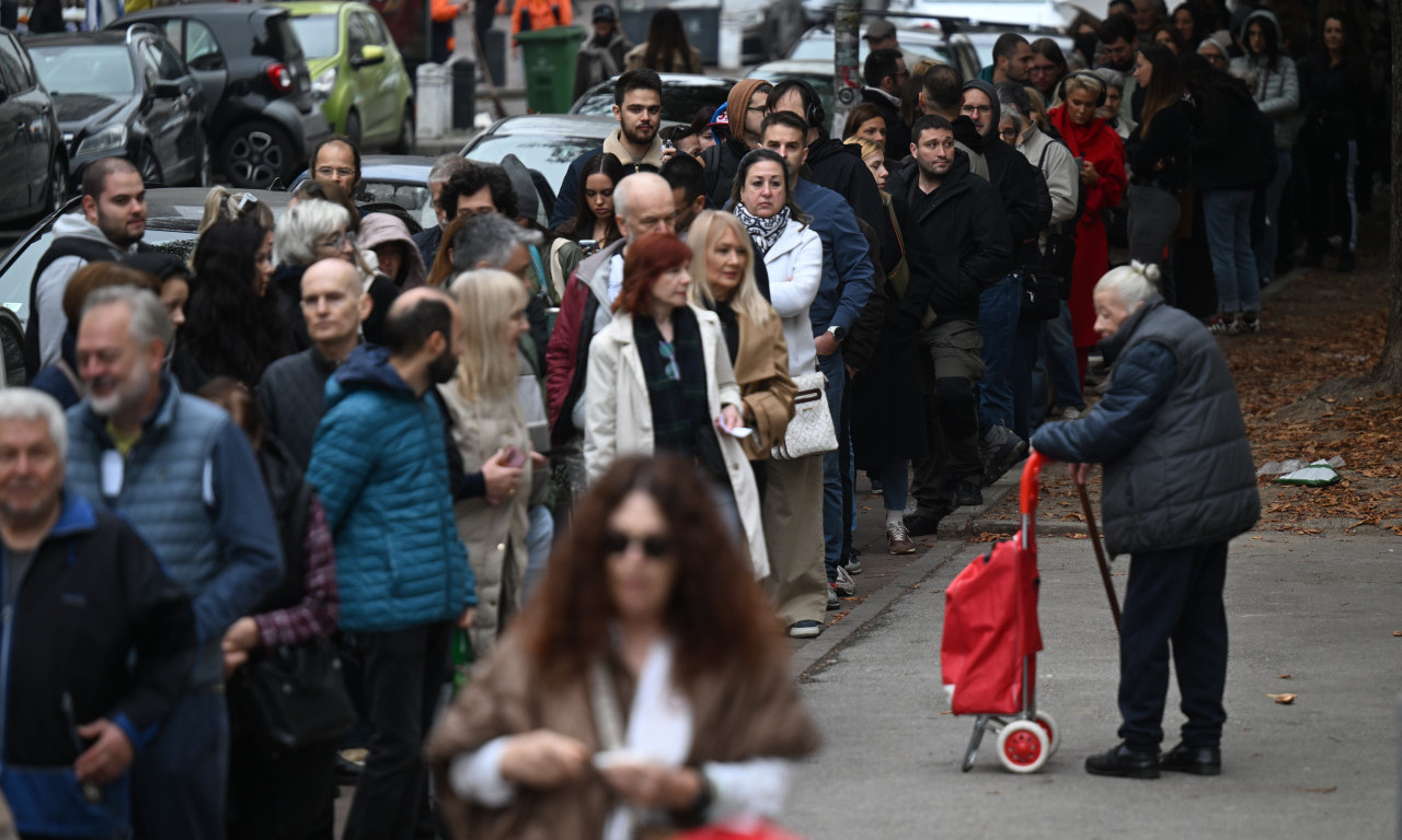 NA OVOM BIRAČKOM MESTU U BEOGRADU VEĆ GLASALO 50 ODSTO BIRAČA!