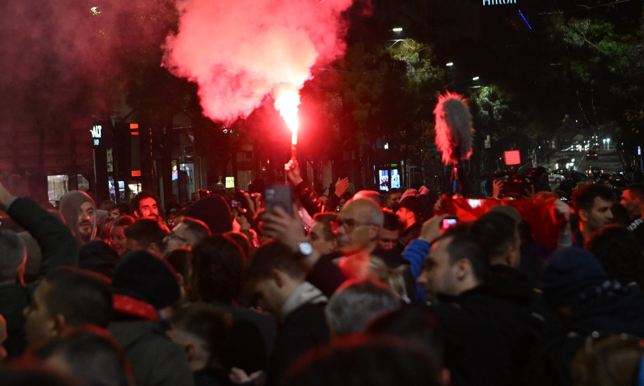 PRISTALICE STUDENTSKE LISTE NA ULICAMA BEOGRADA! Okupljanje kod Londona, policija raspoređena kod Starog dvora (FOTO)