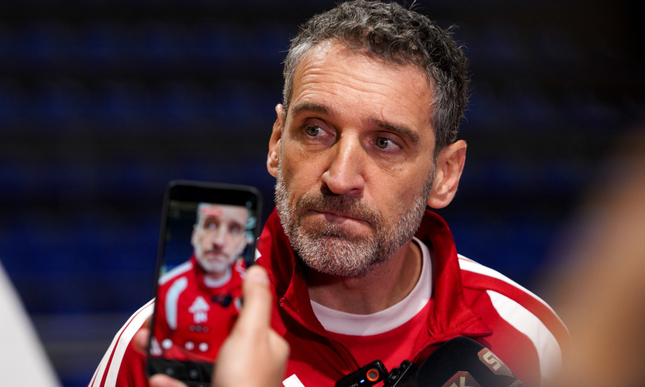 "JOŠ NE ZNA KAKO SE SVI ZOVU!" Navaro nasmejao sve pred Makabi, otkrio šta se dešava sa novim pojačanjem Zvezde