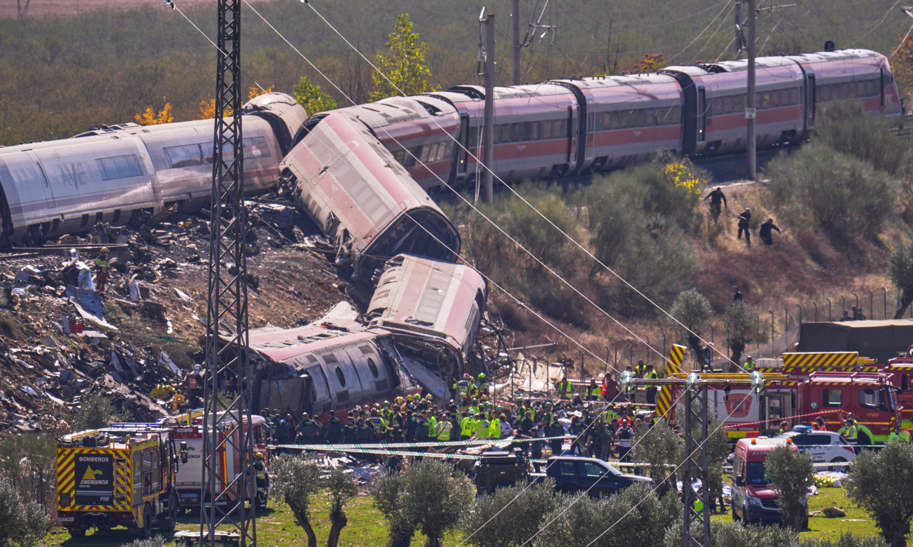 EVO ŠTA SE DEŠAVALO U KABINI VOZA PRE STRAVIČNOG SUDARA Ključnih 8 minuta koja otvaraju nova pitanja o tragediji