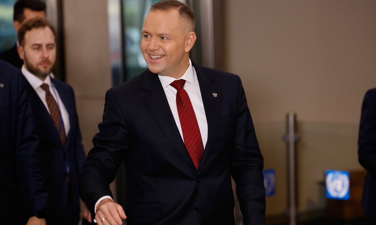 POLJSKA U PLAMENU POLITIČKOG SUKOBA! Predsednik države morao hitno da prekine posetu inostranstvu
