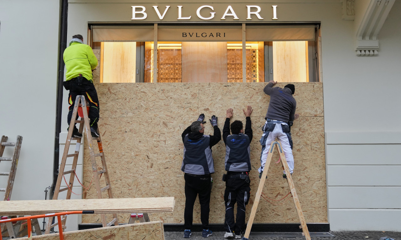 DA LI NEMAČKU ČEKA HAOS NA ULICAMA? Više od 160.000 mladih izlazi na proteste (FOTO)